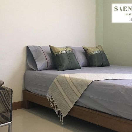 Saen Sabai Hostel Bangkok Exterior foto