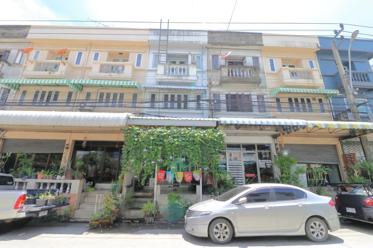 Saen Sabai Hostel Bangkok Exterior foto